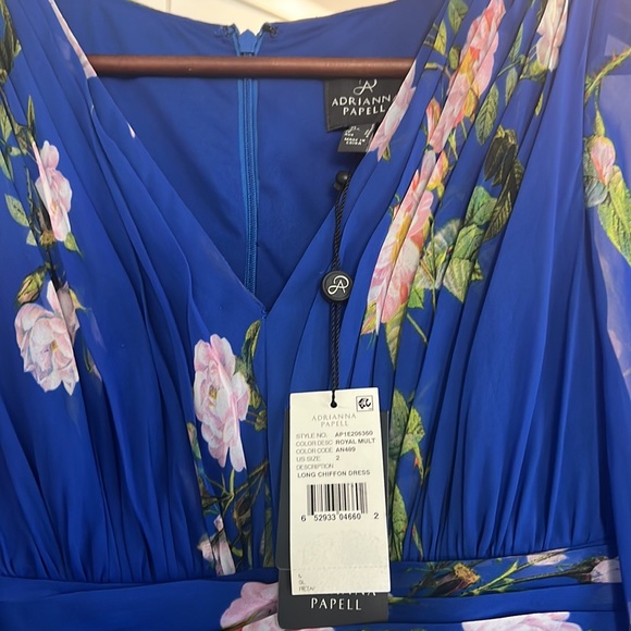 Adrianna Papell - Picture 3 of 5